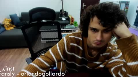 Snapshot of orlando__bloom chatting on 12, 1, 2025 Fansly and Instagram -  online show from 12, 1, 2025