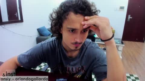 Snapshot of orlando__bloom chatting on 3, 2, 2025 Fansly and Instagram -  online show from 3, 2, 2025