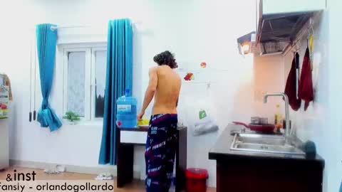 Snapshot of orlando__bloom chatting on 8, 2, 2025 Fansly and Instagram -  online show from 8, 2, 2025