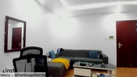 Snapshot of orlando__bloom chatting on 4, 3, 2025 Fansly and Instagram -  online show from 4, 3, 2025