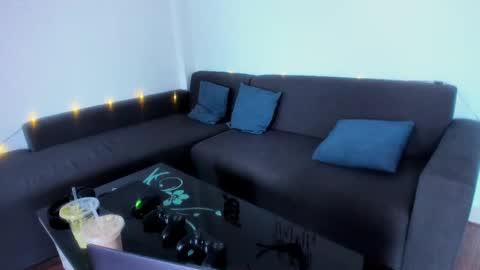 Snapshot of orlando__bloom chatting on 5, 3, 2025 Fansly and Instagram -  online show from 5, 3, 2025