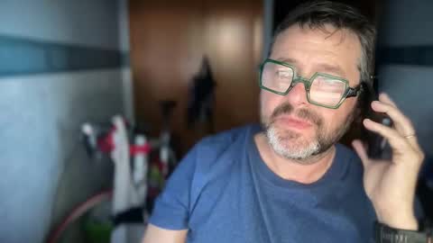 Snapshot of oscarbcncat chatting on 15, 4, 2026 oscarbcncat online show from 15, 4, 2026