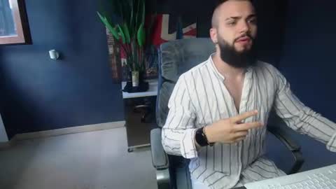 Snapshot of oscarwills chatting on 18, 6, 2026 OscarWills online show from 18, 6, 2026