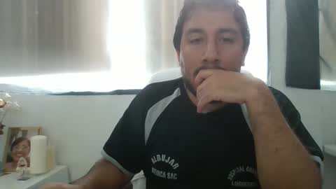 Snapshot of oscaryn_martell chatting on 2, 11, 2025 oscaryn_martell online show from 2, 11, 2025