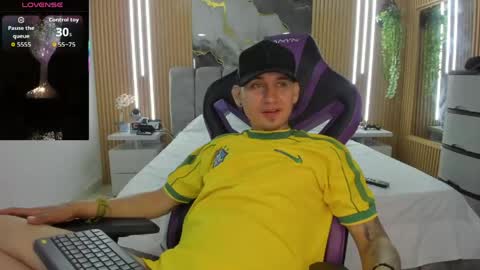 Snapshot of owen_drake chatting on 30, 4, 2026 Owen Drak online show from 30, 4, 2026