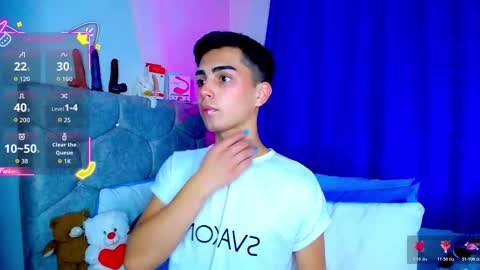 Owen  Independent model  online show from 22, 10, 2025