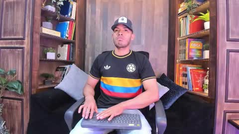 Snapshot of owenpierce1 chatting on 28, 9, 2025 Owen online show from 28, 9, 2025