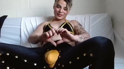 Snapshot of oxxy_jean chatting on 16, 12, 2024 Jeannifer online show from 16, 12, 2024