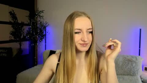 Oxy Foxie online show from 5, 4, 2026