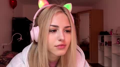 Snapshot of ozellagranville chatting on 2, 3, 2026 Eva online show from 2, 3, 2026