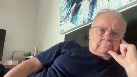 ozhairybearxxxx online show from 18, 5, 2026