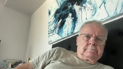 ozhairybearxxxx online show from 12, 6, 2026
