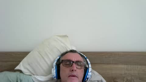 Snapshot of ozzie_male77 chatting on 25, 10, 2025 Brian online show from 25, 10, 2025