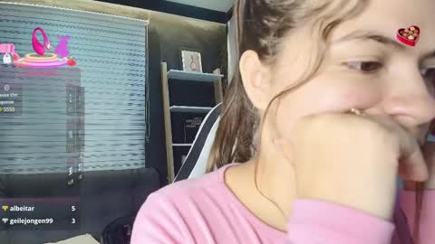 Paige online show from 28, 2, 2025