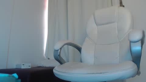 paiper online show from 12, 10, 2025