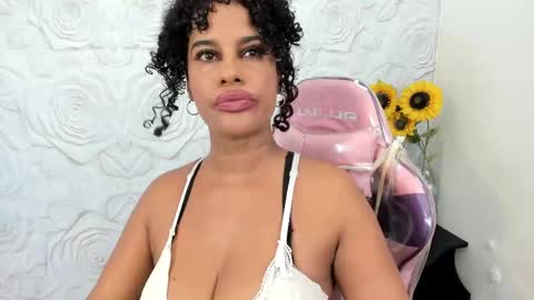 Snapshot of pamela_guzmaan_ chatting on 4, 12, 2024 PAMELA online show from 4, 12, 2024