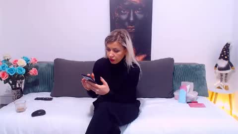 PAMEL ISSY online show from 24, 1, 2025