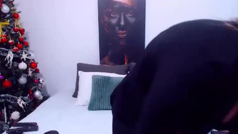 PAMEL ISSY online show from 1, 12, 2025