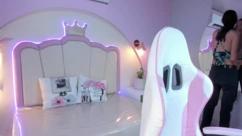 Snapshot of pamela_monroy_ chatting on 5, 4, 2026 Princess Pamela online show from 5, 4, 2026