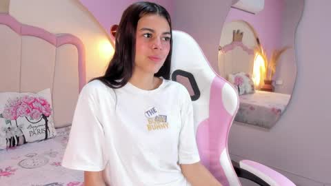 Snapshot of pamela_monroy_ chatting on 6, 4, 2026 Princess Pamela online show from 6, 4, 2026