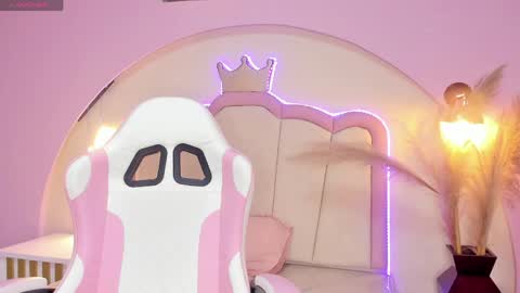 Snapshot of pamela_monroy_ chatting on 8, 5, 2026 Princess Pamela online show from 8, 5, 2026