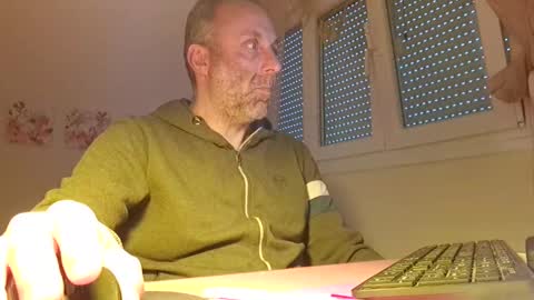 pansak1973 online show from 12, 3, 2025