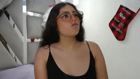 Snapshot of paola_lyon chatting on 31, 12, 2024 Paola Lyon online show from 31, 12, 2024