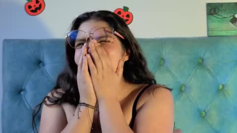 Snapshot of paola_lyon chatting on 16, 10, 2025 Paola Lyon online show from 16, 10, 2025