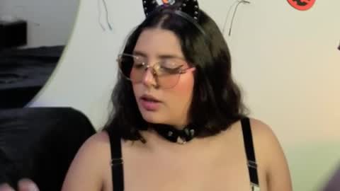 Snapshot of paola_lyon chatting on 17, 10, 2025 Paola Lyon online show from 17, 10, 2025