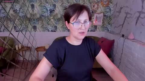 Snapshot of paris_cherry chatting on 7, 1, 2025 Paris online show from 7, 1, 2025
