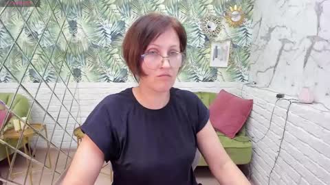 Snapshot of paris_cherry chatting on 8, 1, 2025 Paris online show from 8, 1, 2025