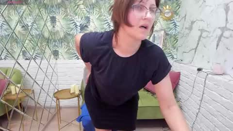 Snapshot of paris_cherry chatting on 9, 1, 2025 Paris online show from 9, 1, 2025