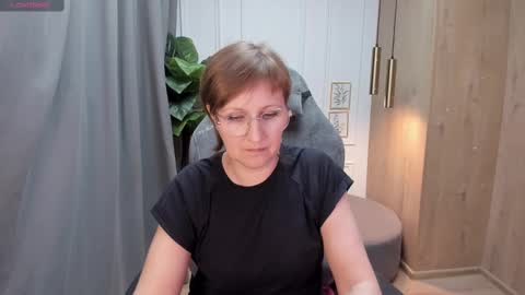 Snapshot of paris_cherry chatting on 23, 2, 2025 Paris online show from 23, 2, 2025