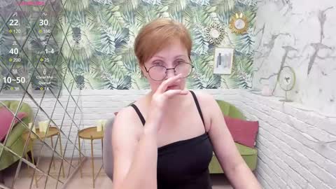 Snapshot of paris_cherry chatting on 8, 3, 2025 Paris online show from 8, 3, 2025