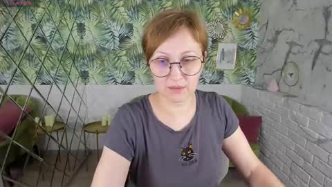 Snapshot of paris_cherry chatting on 8, 3, 2025 Paris online show from 8, 3, 2025