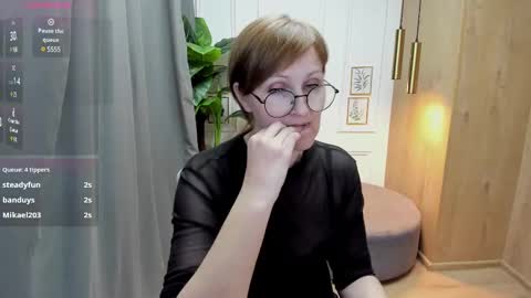 Snapshot of paris_cherry chatting on 12, 3, 2025 Paris online show from 12, 3, 2025