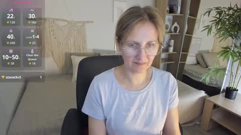 Snapshot of paris_cherry chatting on 21, 9, 2025 Paris online show from 21, 9, 2025