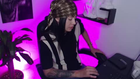 Paris D angelo online show from 28, 2, 2025