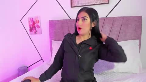 paris_evans_01 online show from 23, 9, 2025