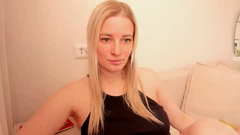 Snapshot of paris_hilt_on chatting on 11, 1, 2026 Sasha online show from 11, 1, 2026