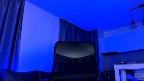 Snapshot of paris_lock chatting on 2, 12, 2024 Paris online show from 2, 12, 2024