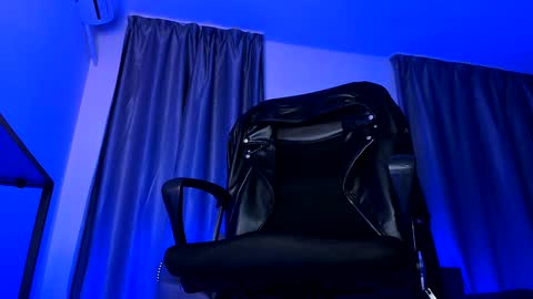 Snapshot of paris_lock chatting on 30, 1, 2025 Paris online show from 30, 1, 2025