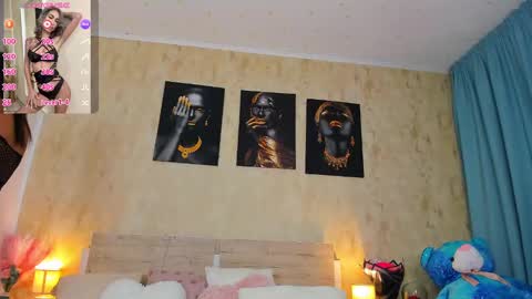 Paris online show from 24, 2, 2025