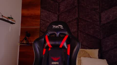 PARIS online show from 20, 2, 2026