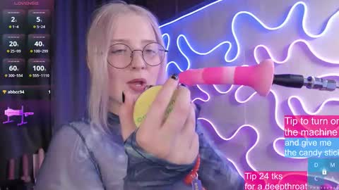 Snapshot of passion_luna chatting on 14, 10, 2025 LunaAlan online show from 14, 10, 2025