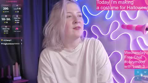 Snapshot of passion_luna chatting on 16, 10, 2025 LunaAlan online show from 16, 10, 2025