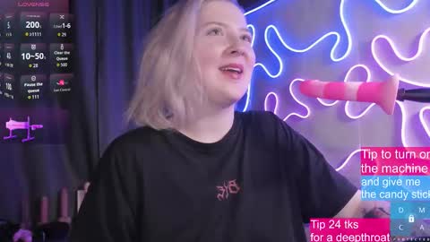 Snapshot of passion_luna chatting on 20, 10, 2025 LunaAlan online show from 20, 10, 2025