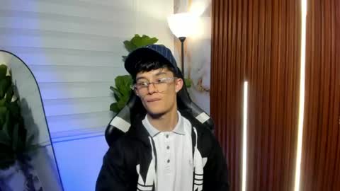 Snapshot of patrick_howland_ chatting on 19, 7, 2026 Patrick online show from 19, 7, 2026