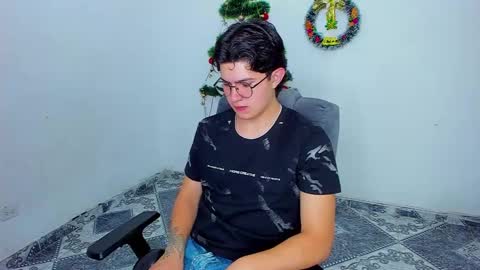 Snapshot of patrik027 chatting on 4, 12, 2024 .... online show from 4, 12, 2024
