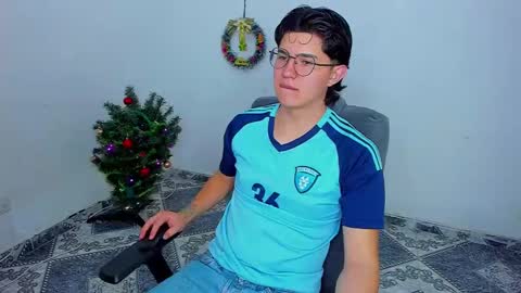 Snapshot of patrik027 chatting on 14, 12, 2024 .... online show from 14, 12, 2024